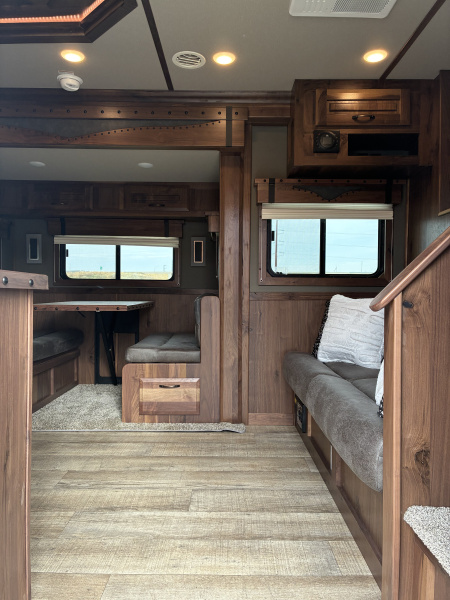 New 2026 SMC Laramie L8514SSRT 5H 14' LQ Horse Trailer