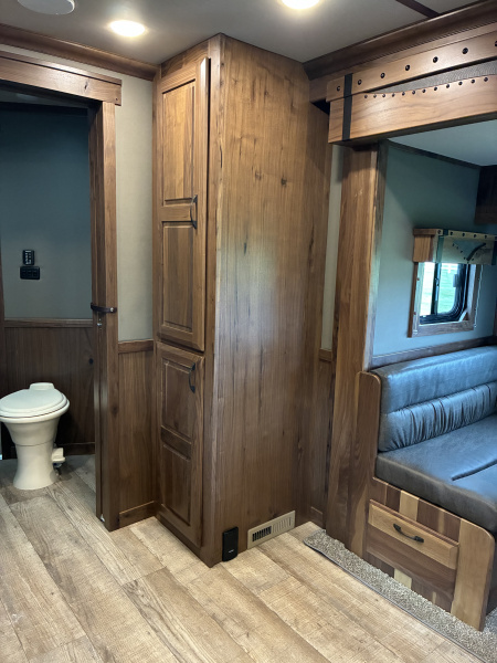 New 2026 SMC Laramie L8514SSRT 5H 14' LQ Horse Trailer