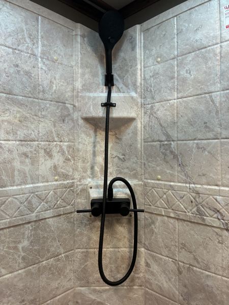 New 2026 SMC Laramie L8514SSRT 5H 14' LQ Horse Trailer