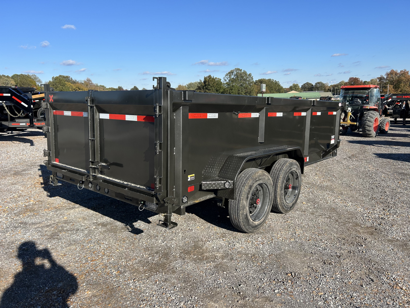 New 2026 MAXXD Dump Trailer | 83" x 16' 17.5K GVWR