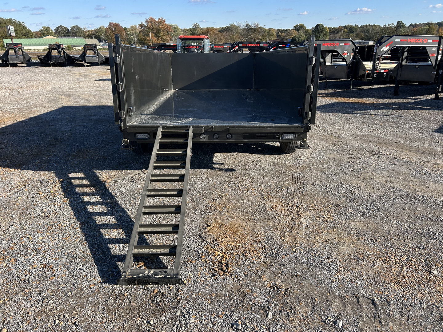 New 2026 MAXXD Dump Trailer | 83" x 16' 17.5K GVWR