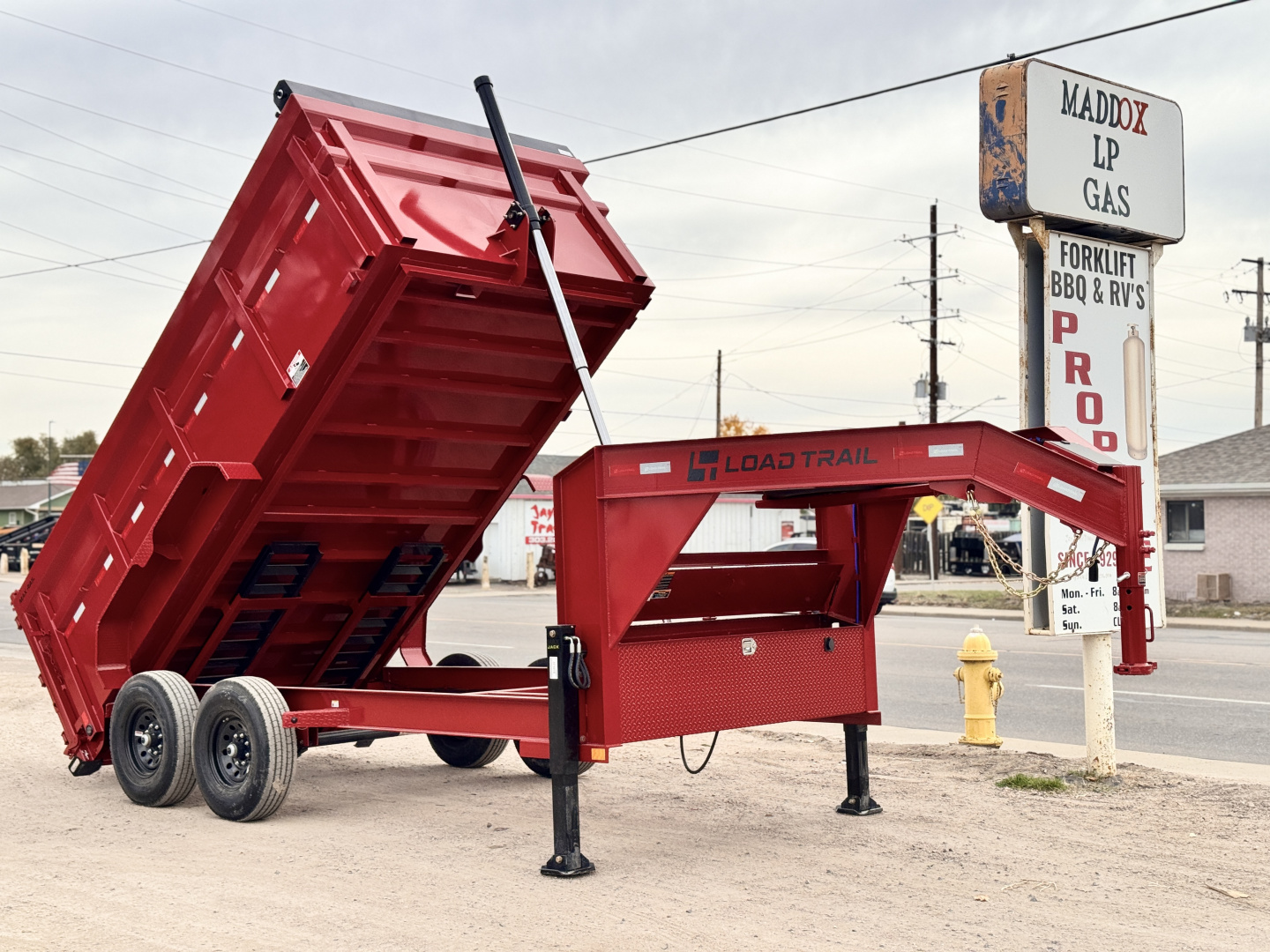 New 2026 Load Trail 7-14-4H Telescopic Gooseneck Dump W/ Hydraulic Jacks 7K Axles