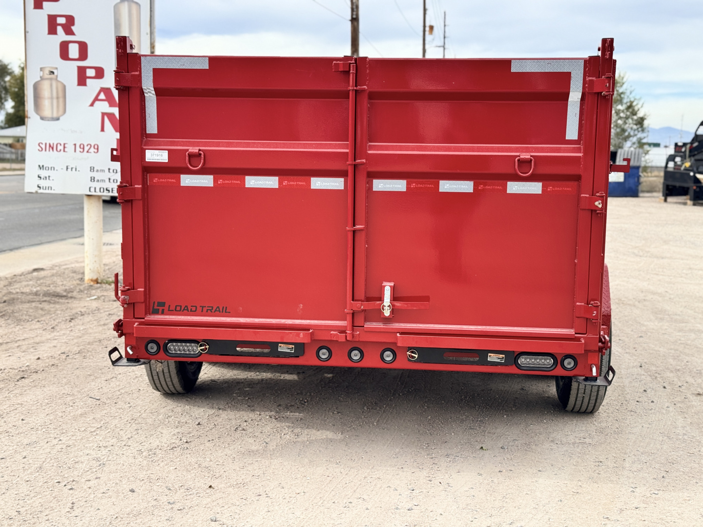 New 2026 Load Trail 7-14-4H Telescopic Gooseneck Dump W/ Hydraulic Jacks 7K Axles