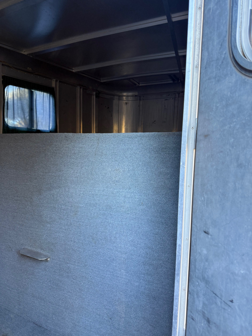 Used USED 1992 Sooner 3 Horse Slant Stock / Stock Combo Trailer