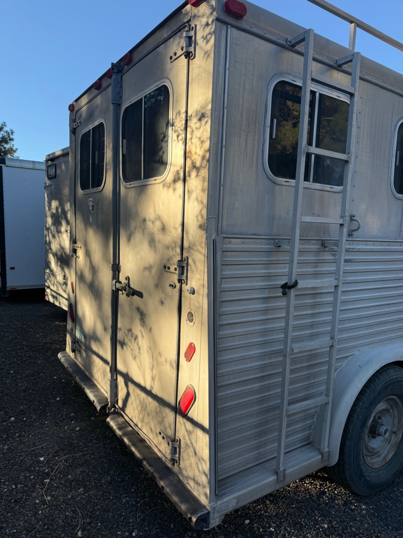 Used USED 1992 Sooner 3 Horse Slant Stock / Stock Combo Trailer
