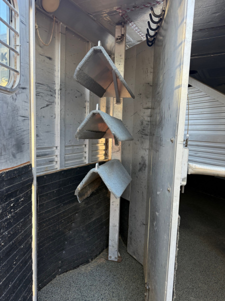 Used USED 1992 Sooner 3 Horse Slant Stock / Stock Combo Trailer