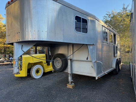 Used 1992 Sooner 3 Horse Slant Stock / Stock Combo Trailer