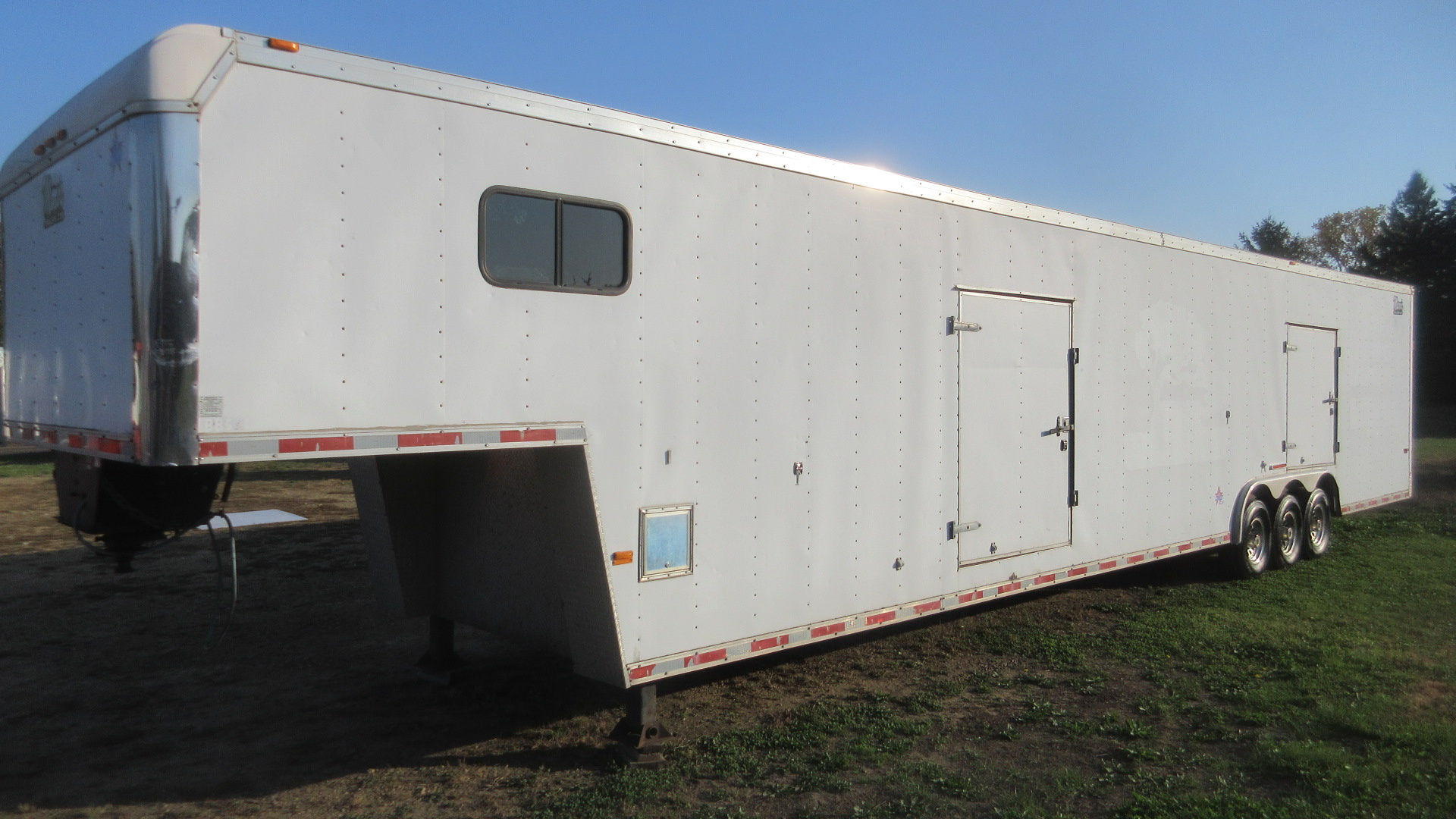 Used 1999 US Cargo 21k Gooseneck Cargo / Enclosed Trailer