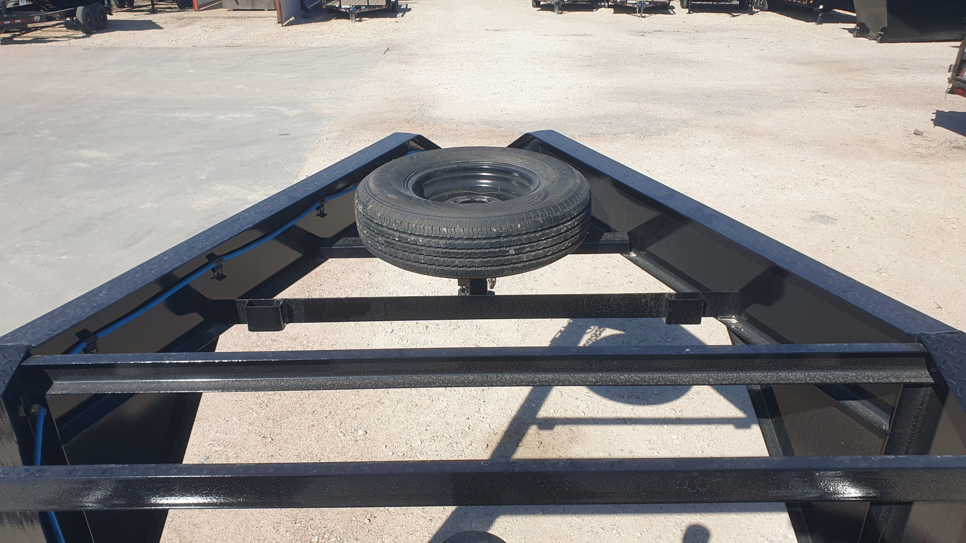 New 2026 PJ 83"x14' GN Tandem Axle Low Pro Telescopic Dump w/ 24" Sides – DT