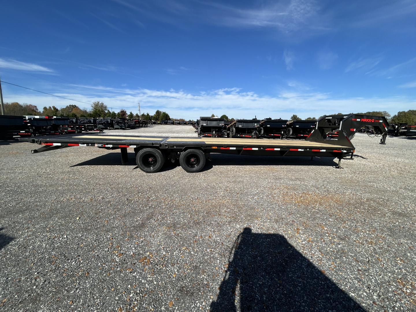 New 2026 MAXXD Hydraulic Dovetail Gooseneck Trailer | 32' x 102' 25K GVWR