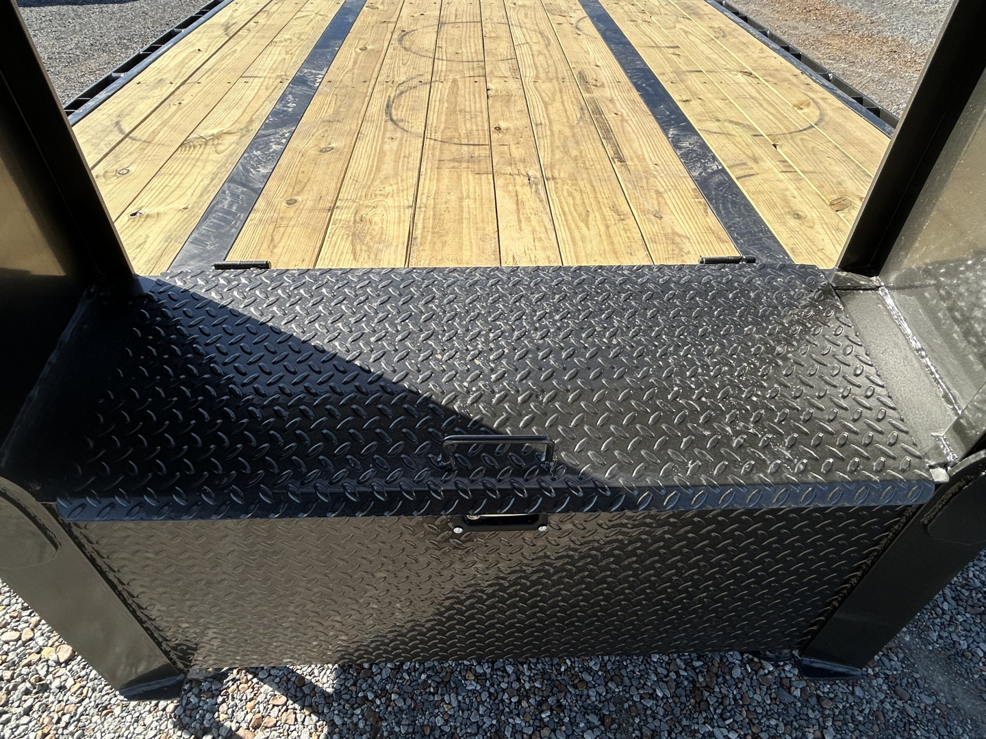 New 2026 MAXXD Hydraulic Dovetail Gooseneck Trailer | 32' x 102' 25K GVWR