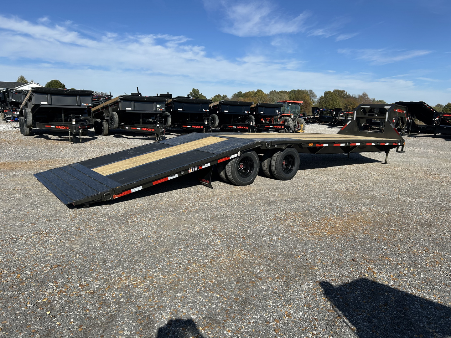 New 2026 MAXXD Hydraulic Dovetail Gooseneck Trailer | 32' x 102' 25K GVWR