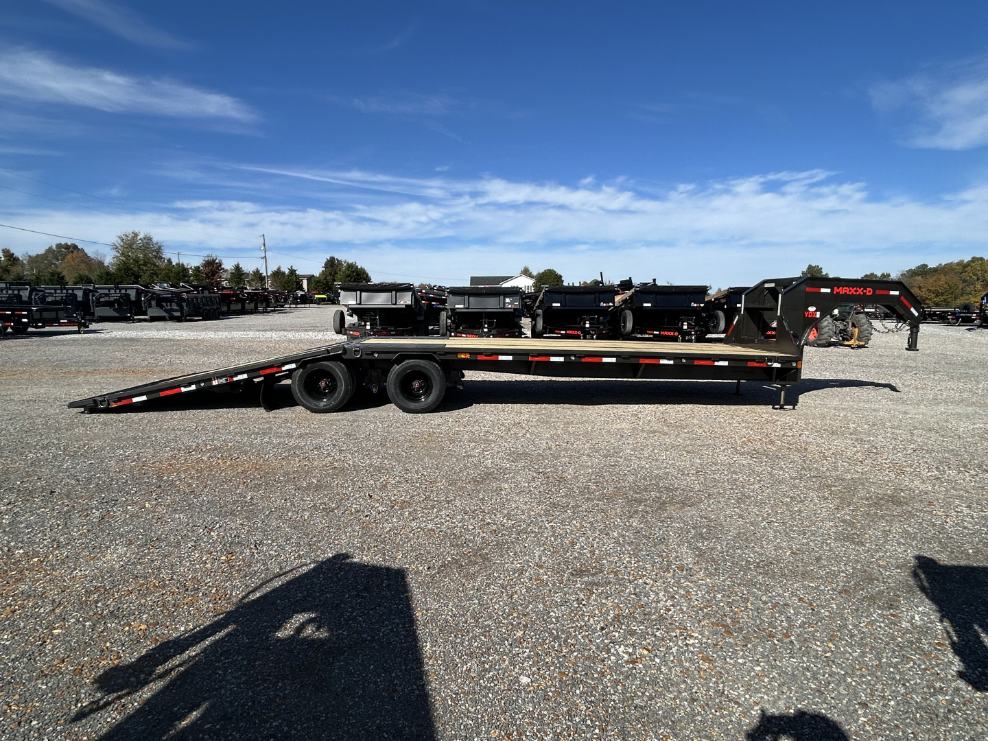 New 2026 MAXXD Hydraulic Dovetail Gooseneck Trailer | 32' x 102' 25K GVWR