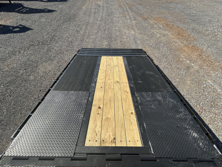 New 2026 MAXXD Hydraulic Dovetail Gooseneck Trailer | 32' x 102' 25K GVWR