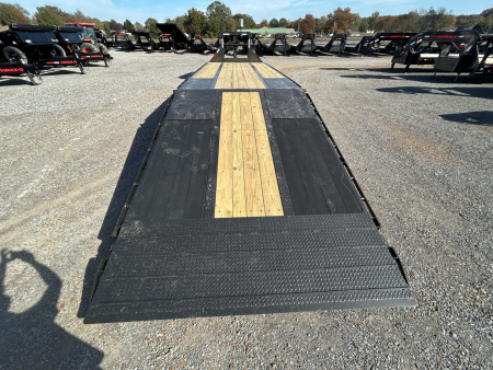 New 2026 MAXXD Hydraulic Dovetail Gooseneck Trailer | 32' x 102' 25K GVWR