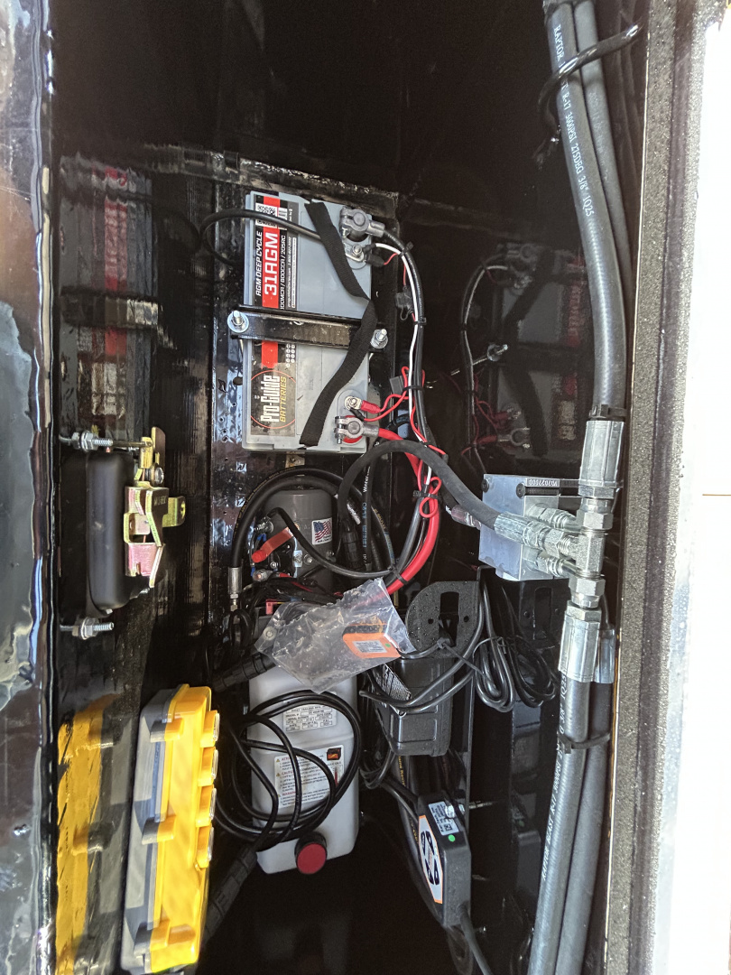 New 2026 MAXXD Hydraulic Dovetail Gooseneck Trailer | 36' x 102' 30K GVWR