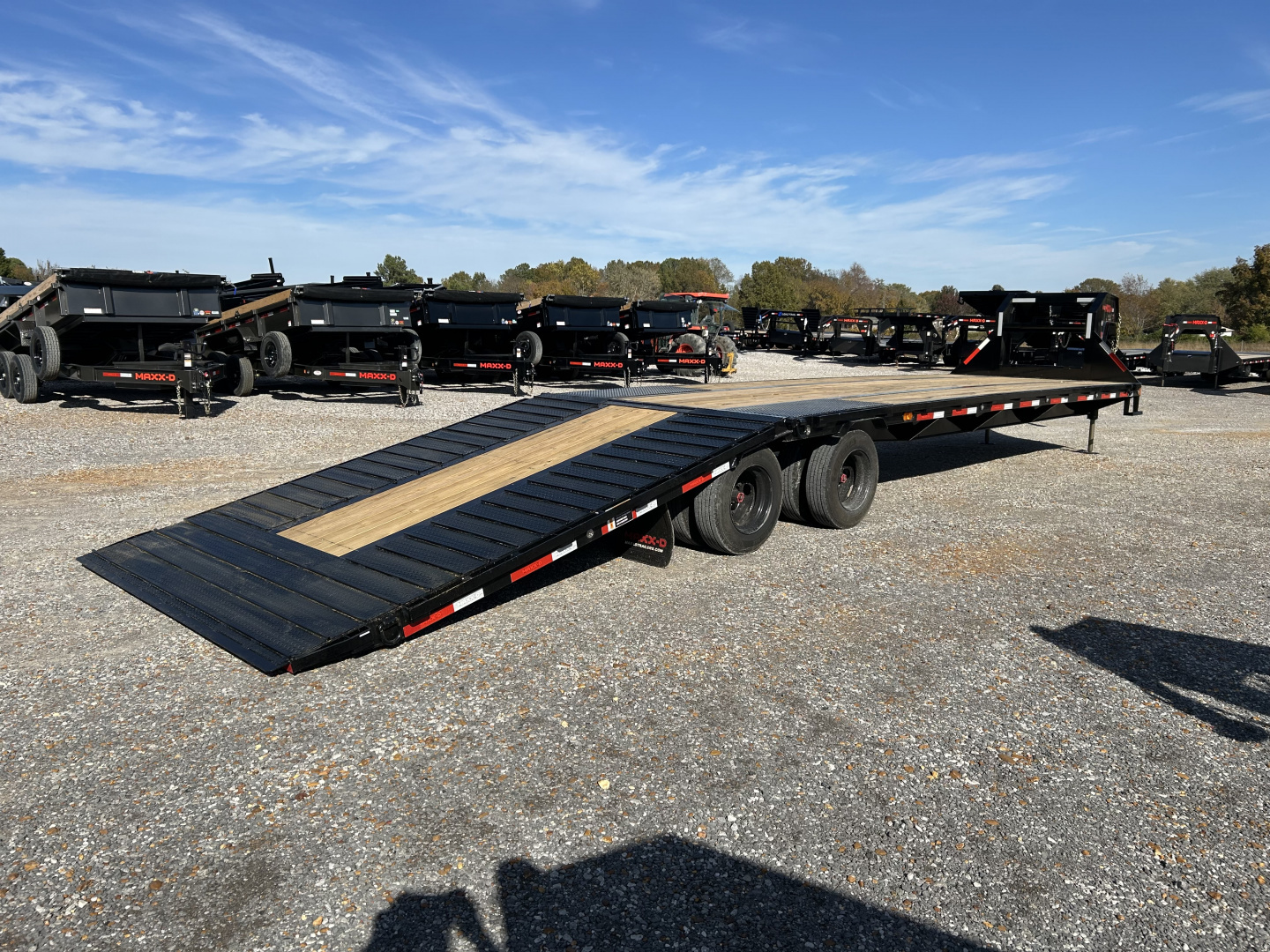 New 2026 MAXXD Hydraulic Dovetail Gooseneck Trailer | 36' x 102' 30K GVWR