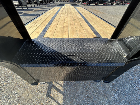 New 2026 MAXXD Hydraulic Dovetail Gooseneck Trailer | 36' x 102' 30K GVWR