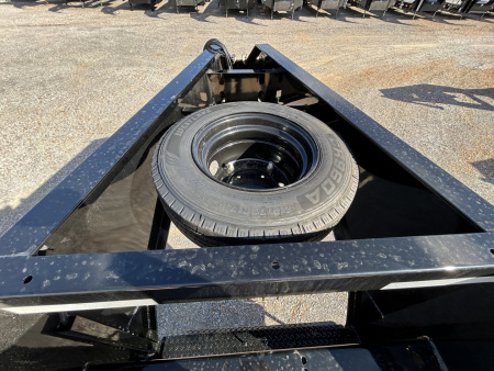 New 2026 MAXXD Hydraulic Dovetail Gooseneck Trailer | 36' x 102' 30K GVWR