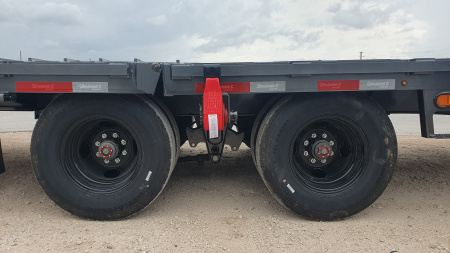 New 2026 Diamond C 102"x40' Engineered Beam FMAX212 w/ Hyd. Dovetail Pacesetter Edition