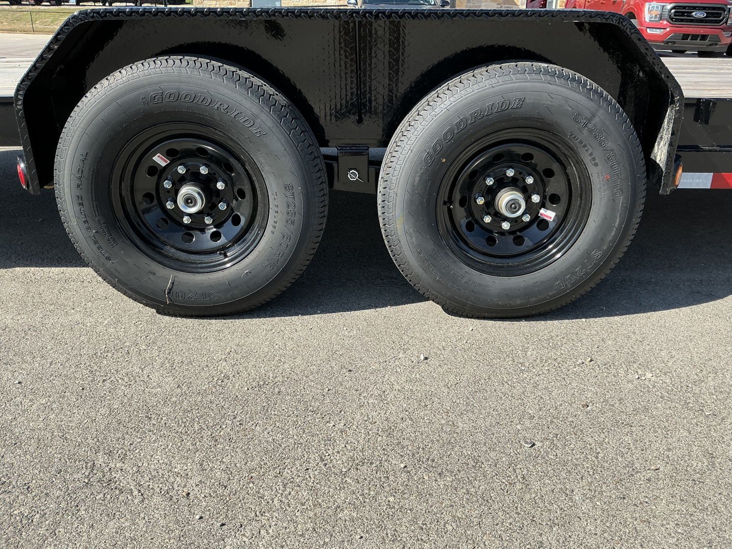 New 2026 PJ 83"x24' Gooseneck Channel Equipment Trailer – CC