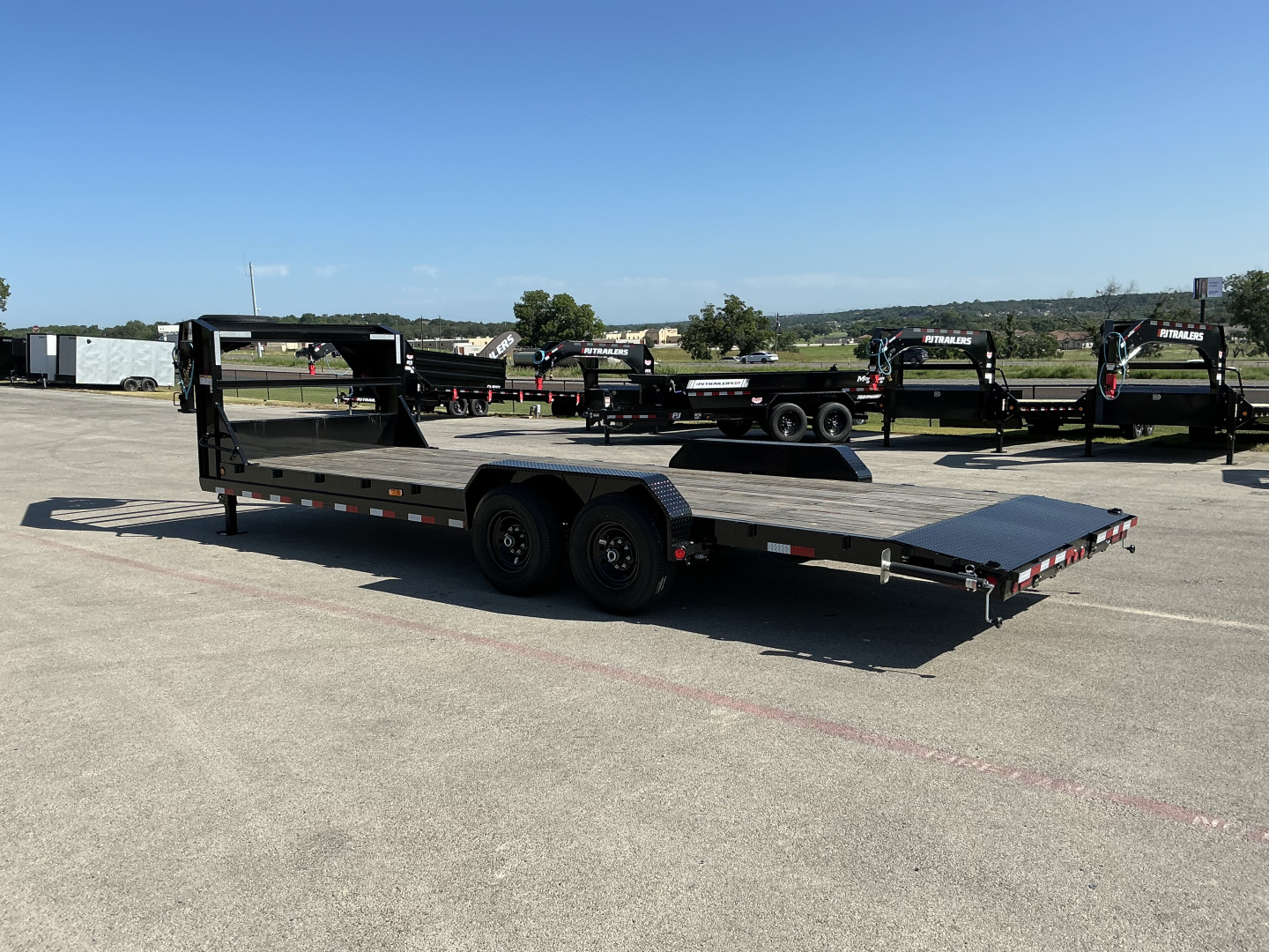 New 2026 PJ 83"x24' Gooseneck Channel Equipment Trailer – CC