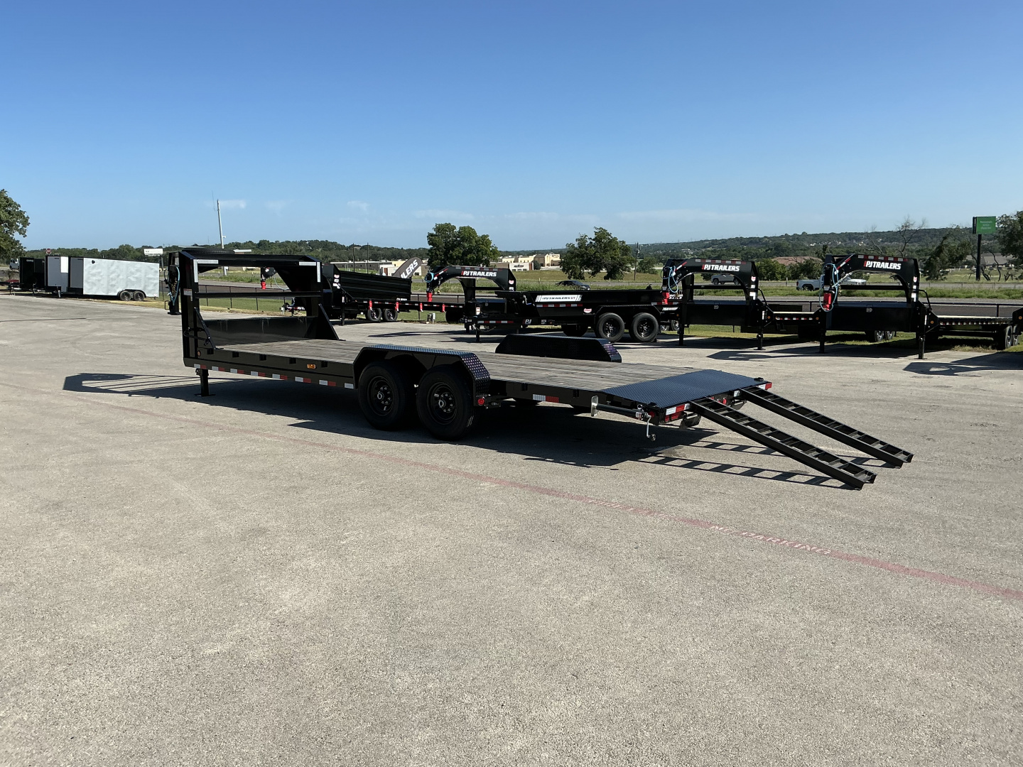 New 2026 PJ 83"x24' Gooseneck Channel Equipment Trailer – CC