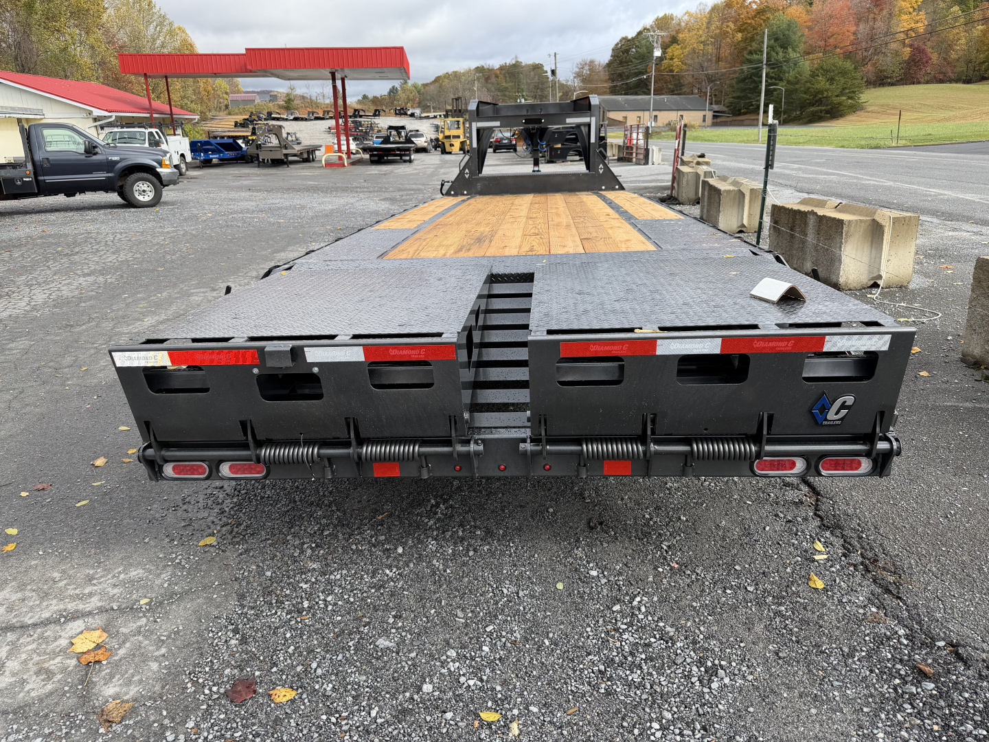 New 2026 Diamond C FMAX207 GOOSENECK TRAILER 20+5 MAX RAMPS 14 PLY TIRES