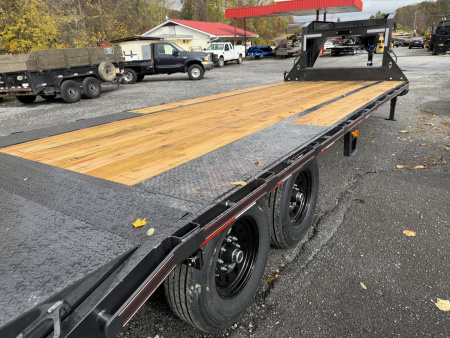 New 2026 Diamond C FMAX207 GOOSENECK TRAILER 20+5 MAX RAMPS 14 PLY TIRES