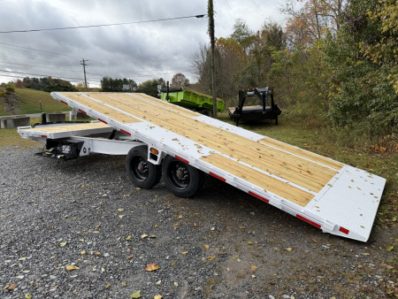 New 2026 Diamond C Trailers DET210 Tilt Trailer