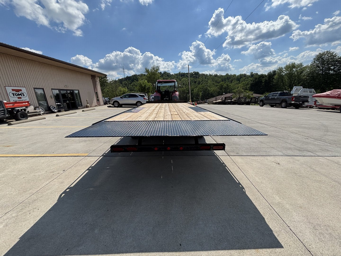 New 2026 Down 2 Earth Trailers 24' Deckover - Hydraulic Tilt Trailer w/ Winch Plate - 14000#GVWR