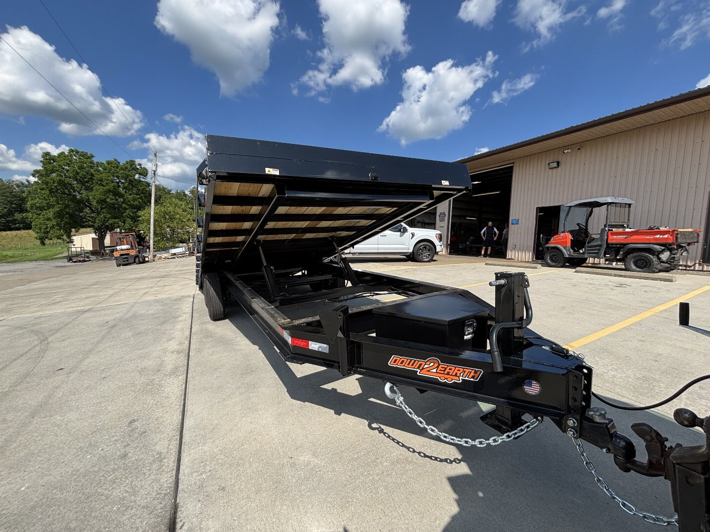 New 2026 Down 2 Earth Trailers 24' Deckover - Hydraulic Tilt Trailer w/ Winch Plate - 14000#GVWR