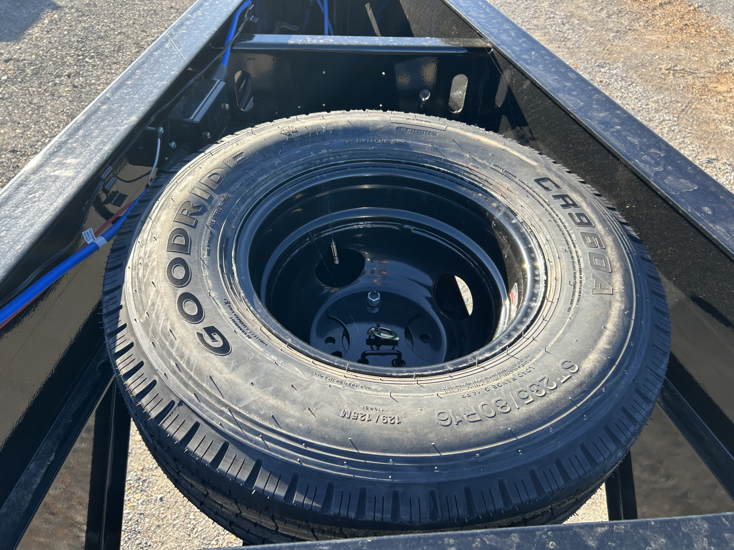 New 2026 Load Trail Hydraulic Dovetail Gooseneck Trailer | 102" x 32' 25.9K GVWR