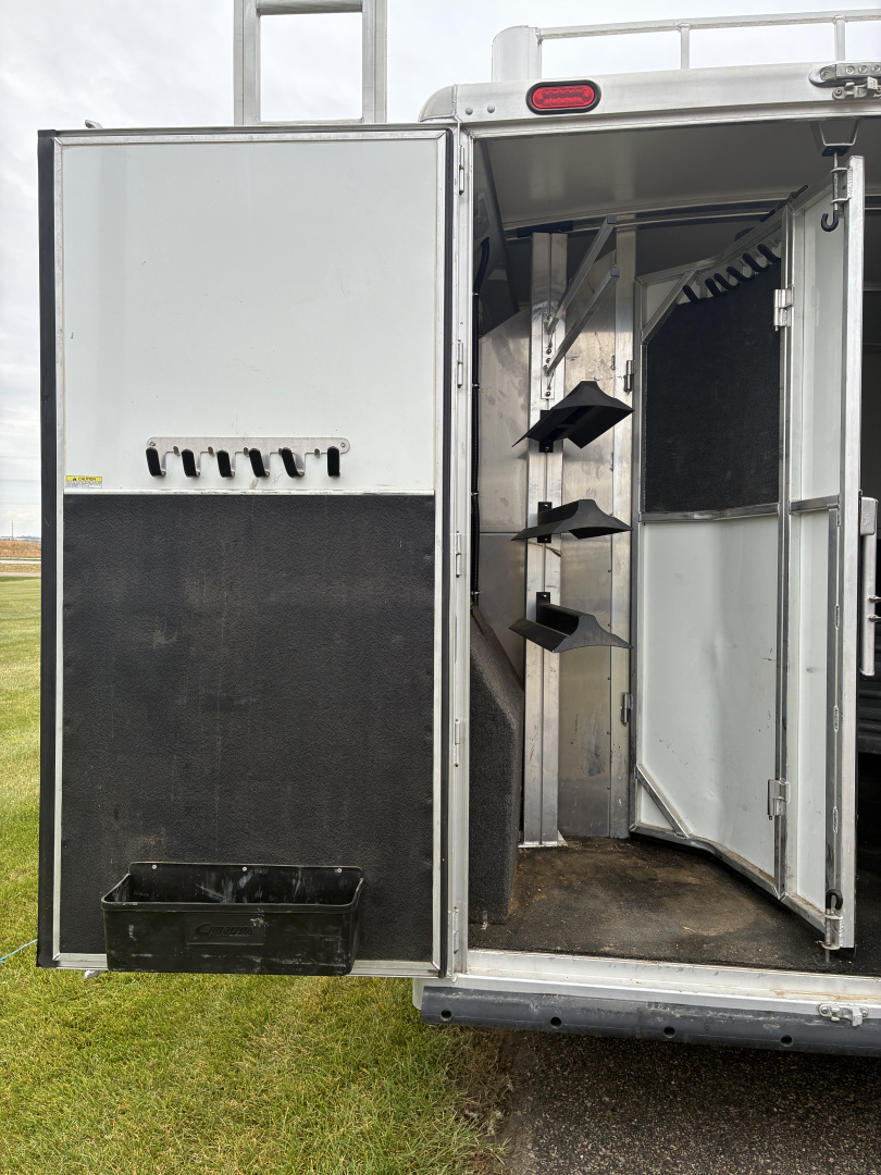 Used 2018 Cimarron 3H 13' LQ Horse Trailer