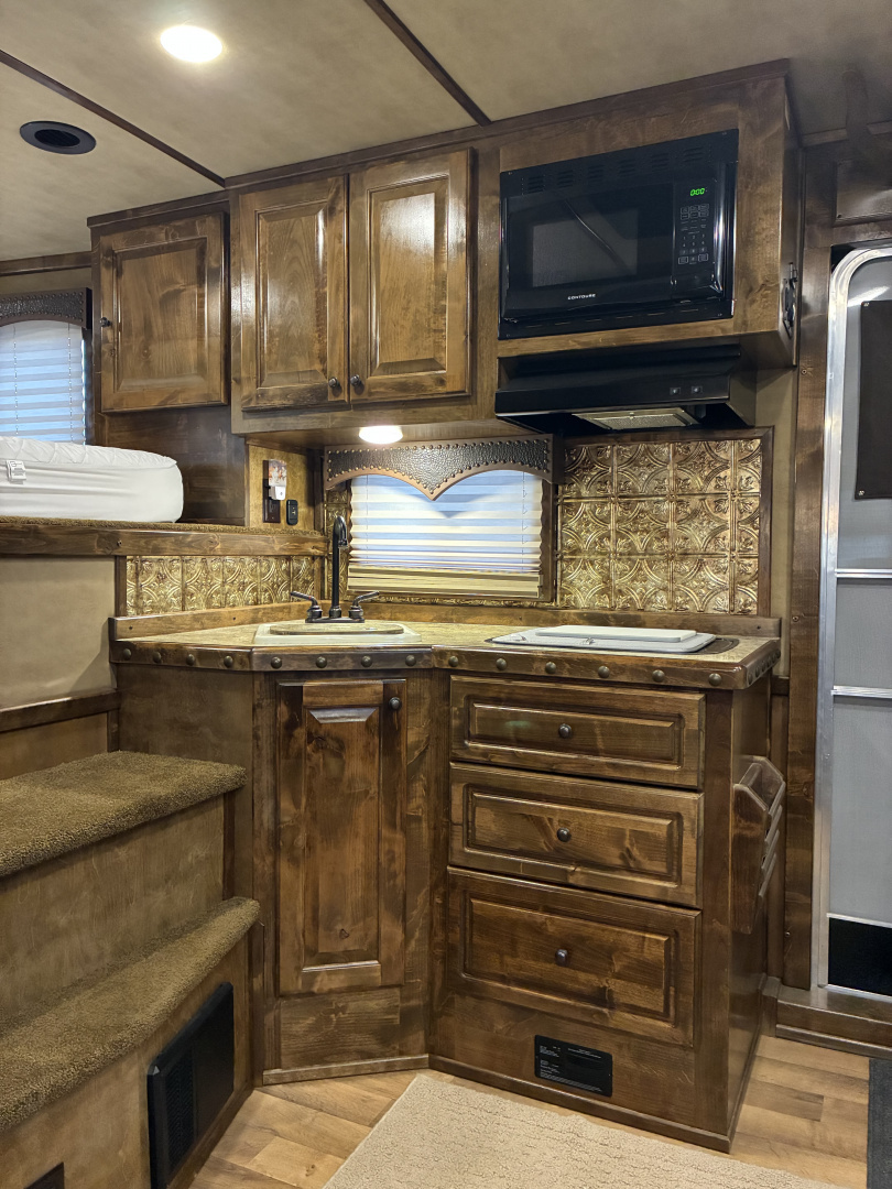 Used 2018 Cimarron 3H 13' LQ Horse Trailer