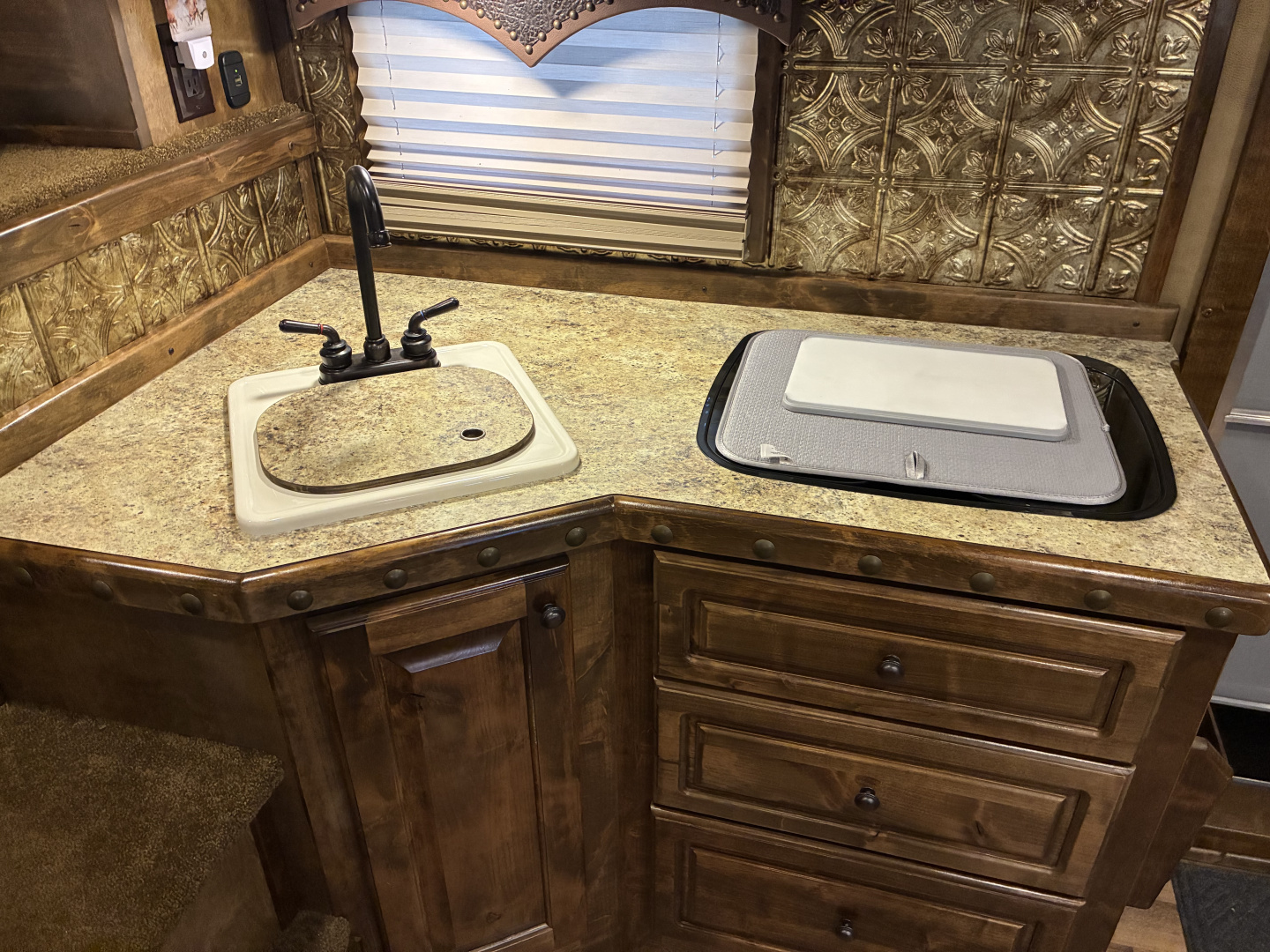 Used 2018 Cimarron 3H 13' LQ Horse Trailer