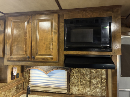 Used 2018 Cimarron 3H 13' LQ Horse Trailer