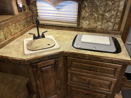 Used 2018 Cimarron 3H 13' LQ Horse Trailer