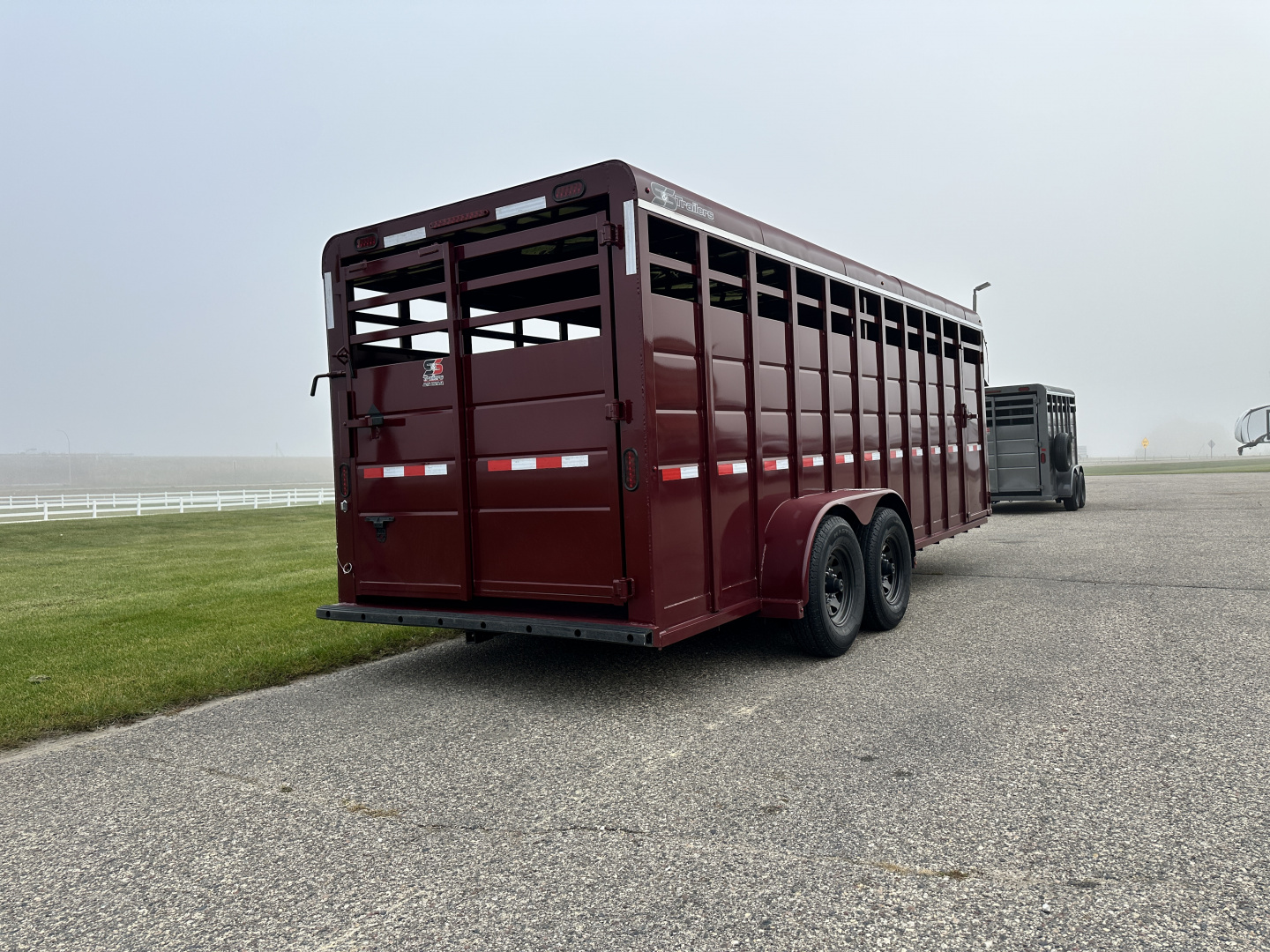 New 2026 S&S Manufacturing 20' GN Stock / Stock Combo Trailer