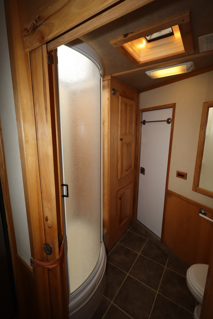 Used 2005 Sundowner 4 Horse LQ Slide-out MT Horse Trailer