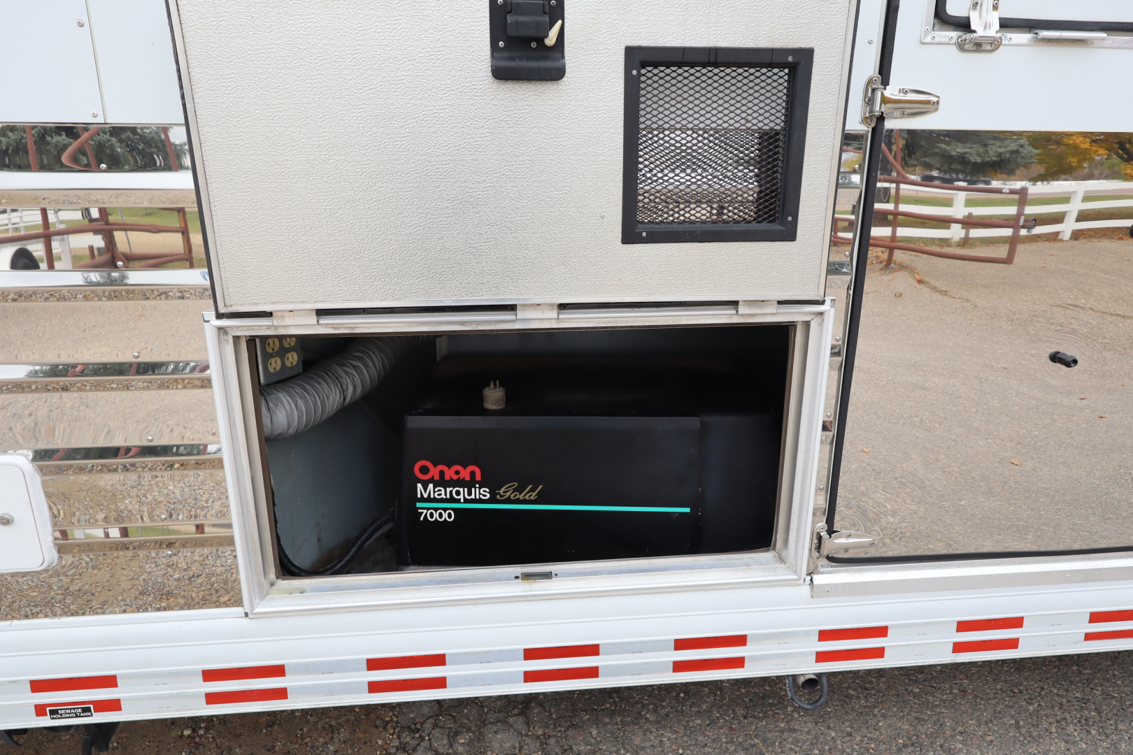 Used 2005 Sundowner 4 Horse LQ Slide-out MT Horse Trailer