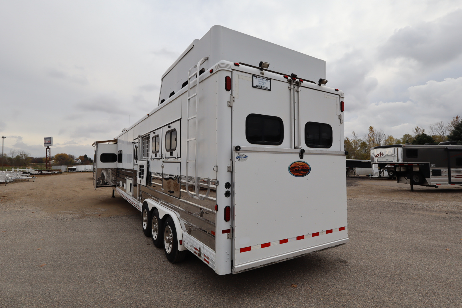 Used 2005 Sundowner 4 Horse LQ Slide-out MT Horse Trailer