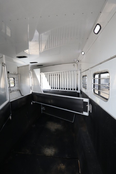 Used 2005 Sundowner 4 Horse LQ Slide-out MT Horse Trailer