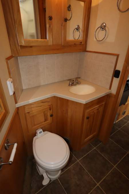 Used 2005 Sundowner 4 Horse LQ Slide-out MT Horse Trailer