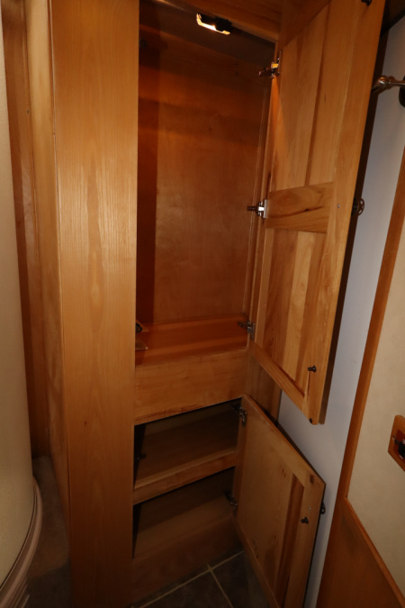 Used 2005 Sundowner 4 Horse LQ Slide-out MT Horse Trailer