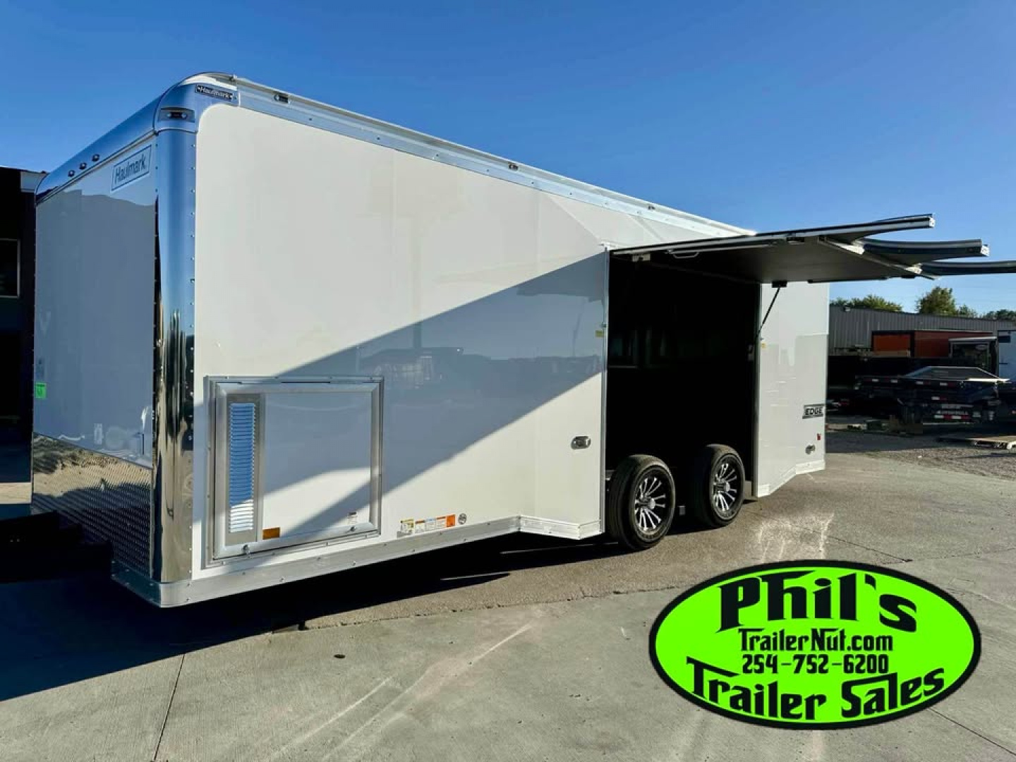 New Haulmark 8.5X24 EDGE PRO RACE TRAILER Car / Racing Trailer FULL ESCAPE DOOR WITH REMOVABLE FENDER ELECTRIC AWNING & MORE!