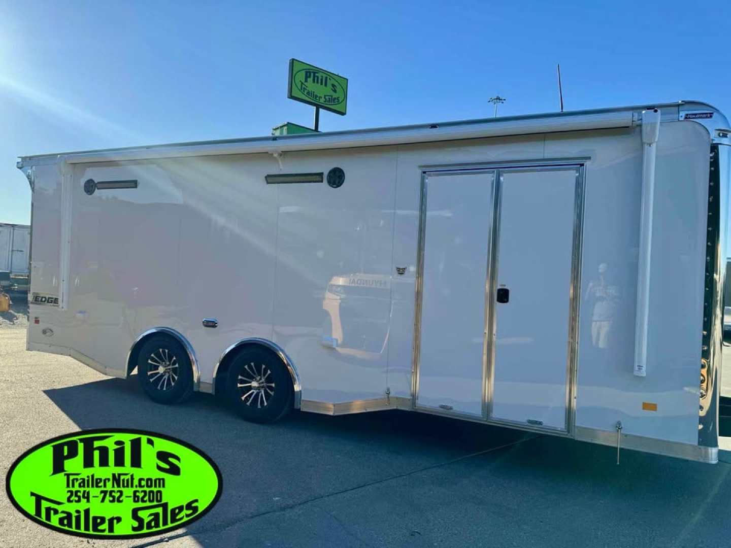 New Haulmark 8.5X24 EDGE PRO RACE TRAILER Car / Racing Trailer FULL ESCAPE DOOR WITH REMOVABLE FENDER ELECTRIC AWNING & MORE!