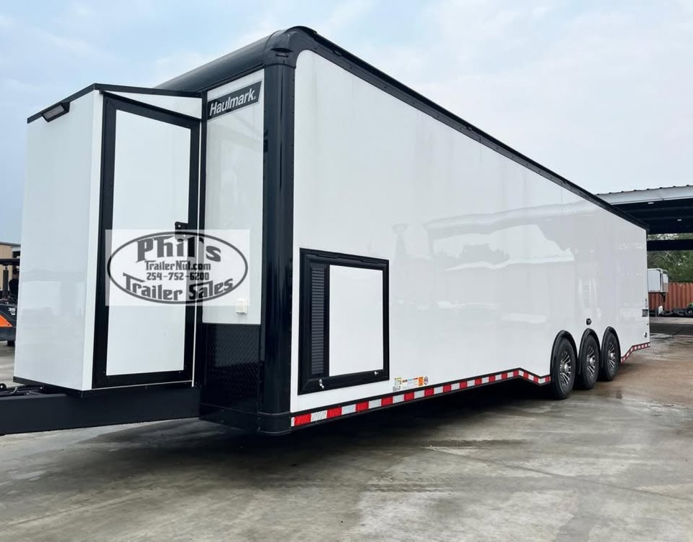 New Haulmark 8.5X34 EDGE PRO RACE TRAILER Car / Racing Trailer TWO ELECTRIC AWNINGS , AIRLINES & TONGUE BOX!