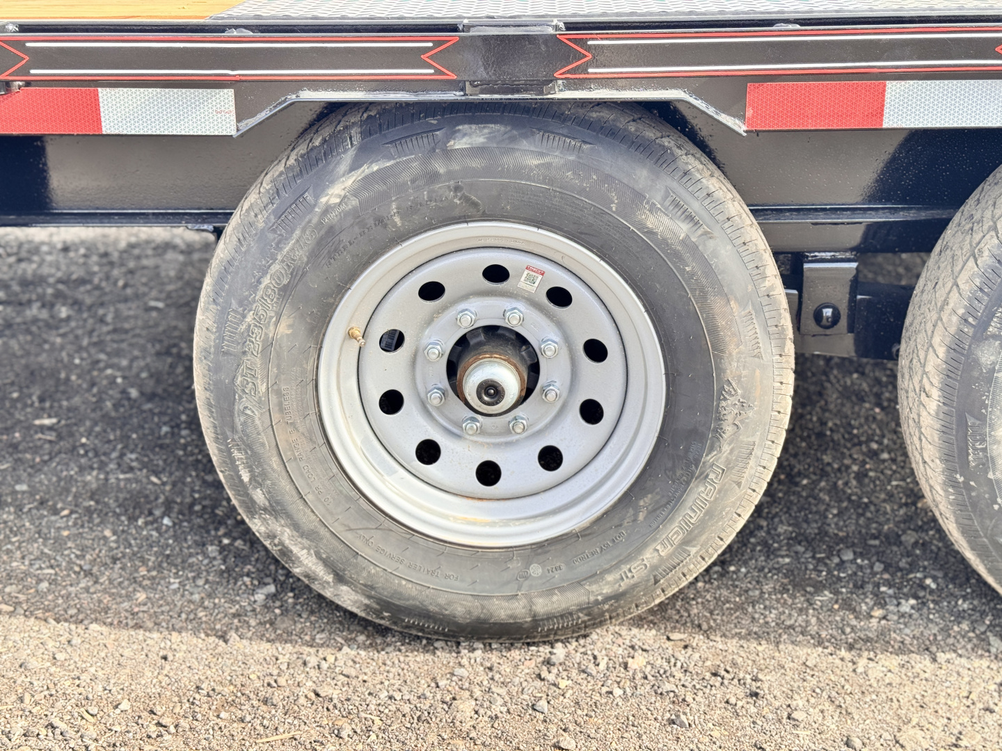 New 2026 Diamond T 8.5-25 Gooseneck Deckover Equipment Hauler 16K GVWR