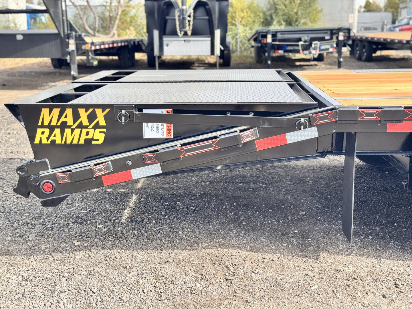 New 2026 Diamond T 8.5-25 Gooseneck Deckover Equipment Hauler 16K GVWR